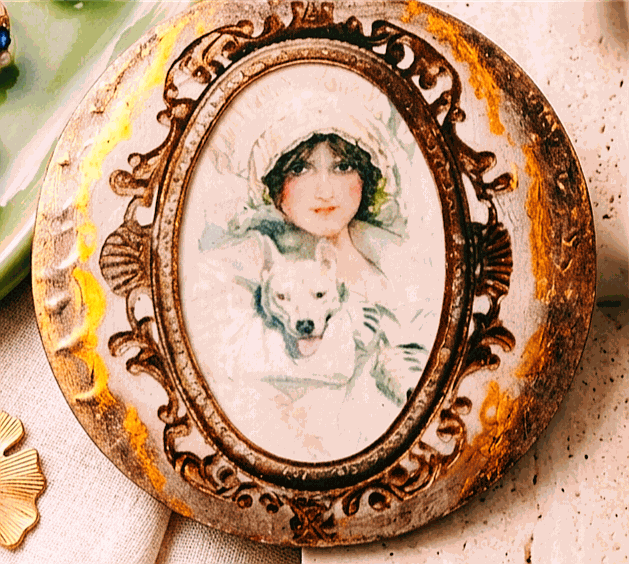 Ręcznie zdobione lusterko kieszonkowe / puderniczka vintage retro – unikatowe rękodzieło