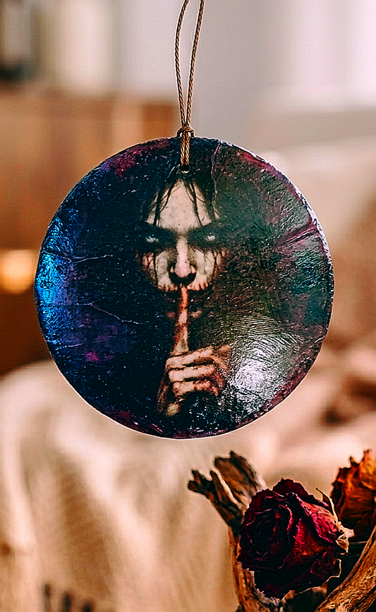 Mroczny Medalion Halloween — zawieszka dekoracyjna 7 cm różne warianty - Pastelia - Unique Art Pieces
