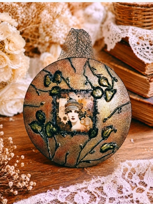 Portrait / Art Deco lady magnet — unique, artistic handicraft, 15 cm