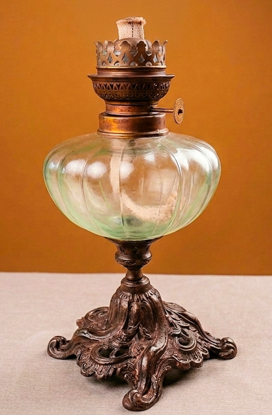 ANTIQUE Luxurious, unique kerosene / decorative lamp – Art Nouveau brass/cast iron