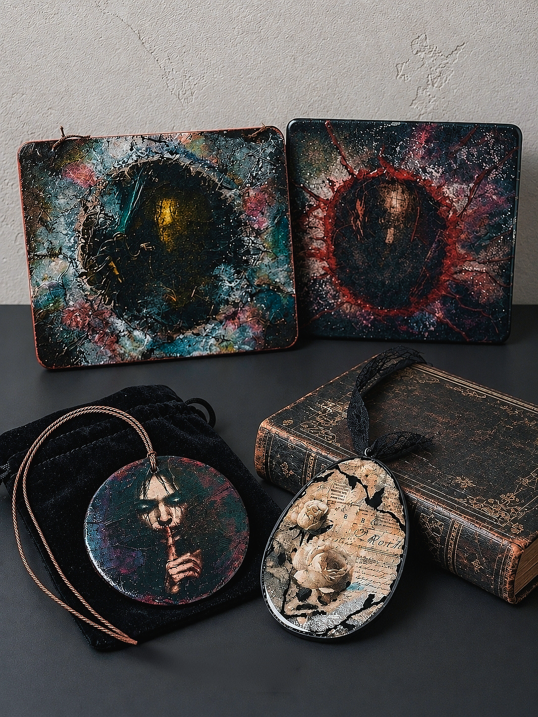 Zawieszki / medaliony mroczne halloween Gothic vintage różne wzory - Pastelia - Unique Art Pieces